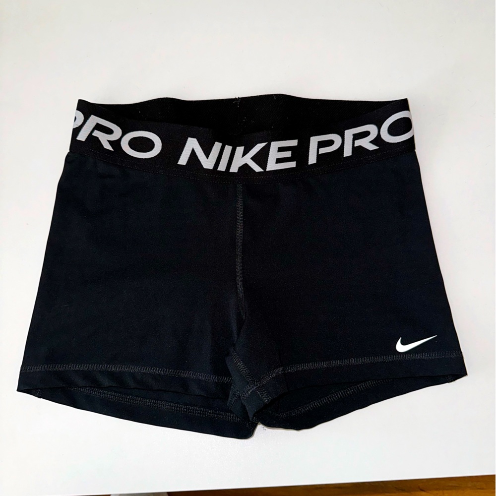 Nike Pro 3” Shorts / Spandex